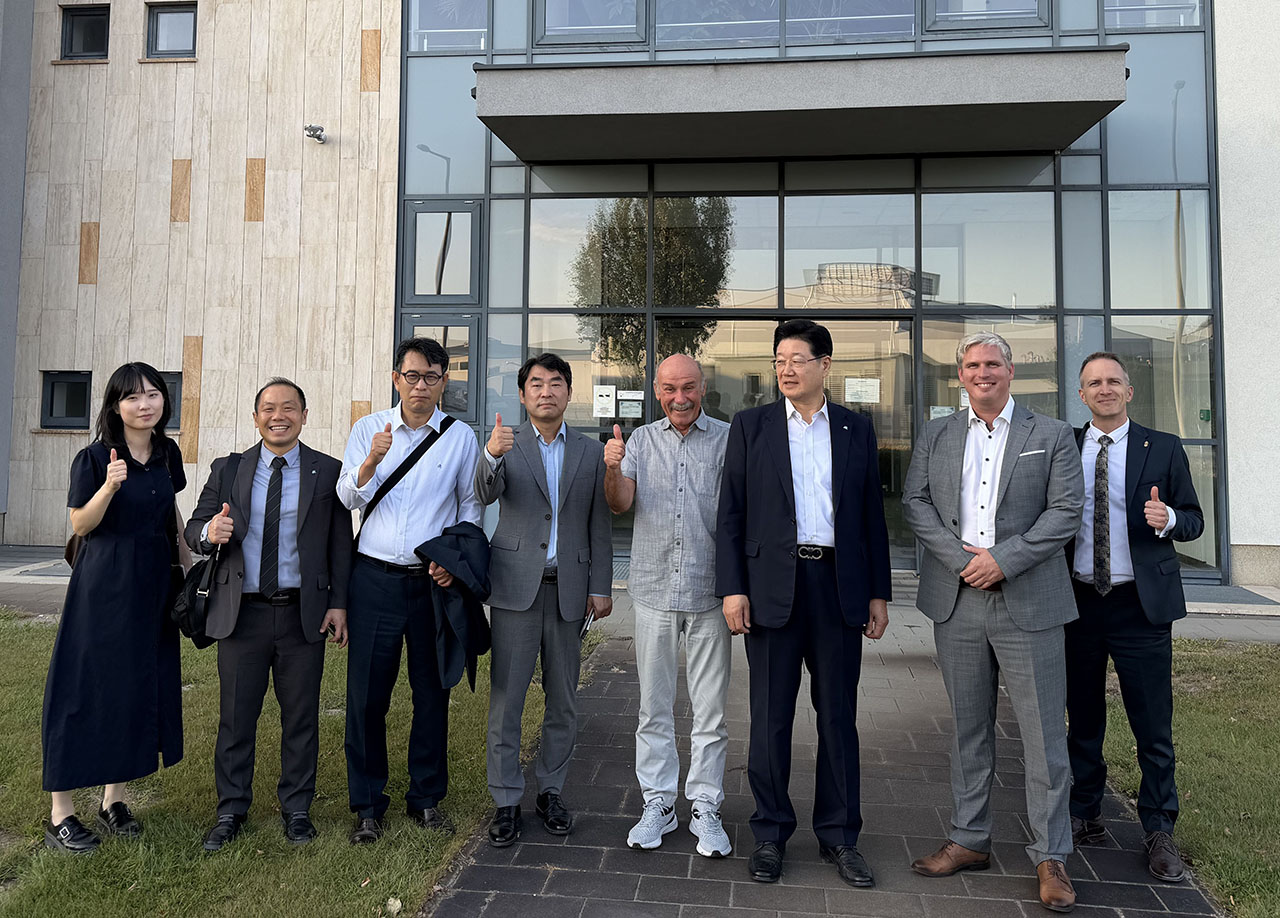 Dél-koreai delegáció a MELT-nél – BHE és Technoorg-Linda látogatás